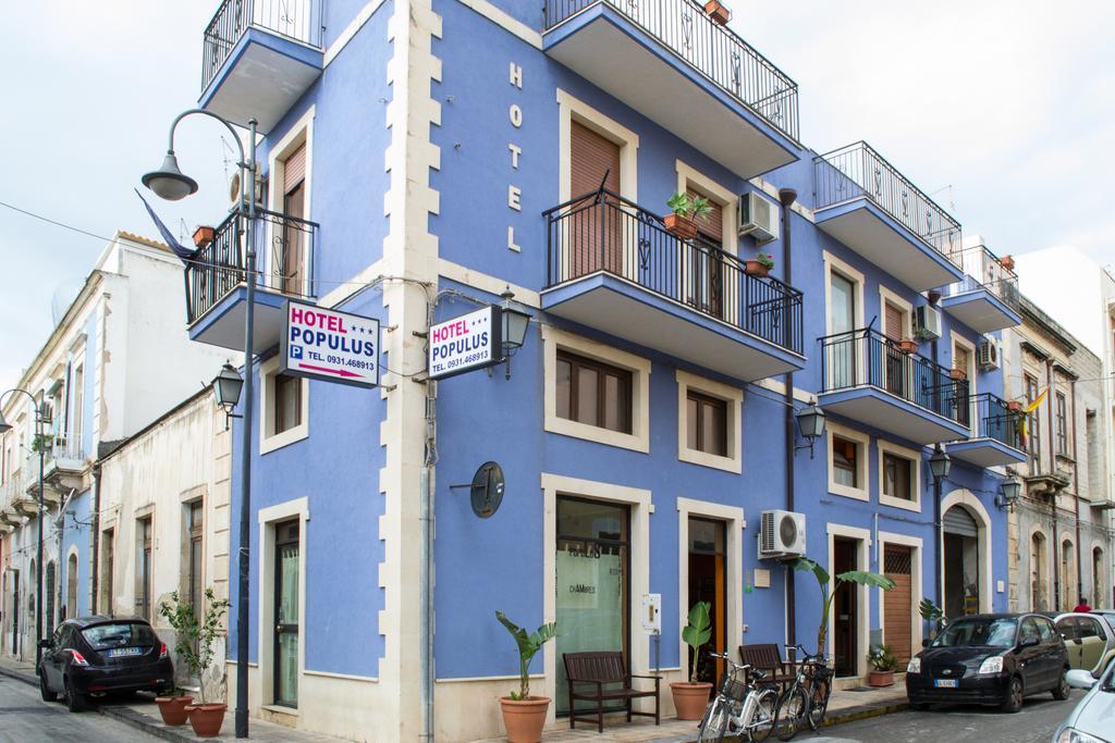 Populus Panzió Szirakúza Kültér fotó