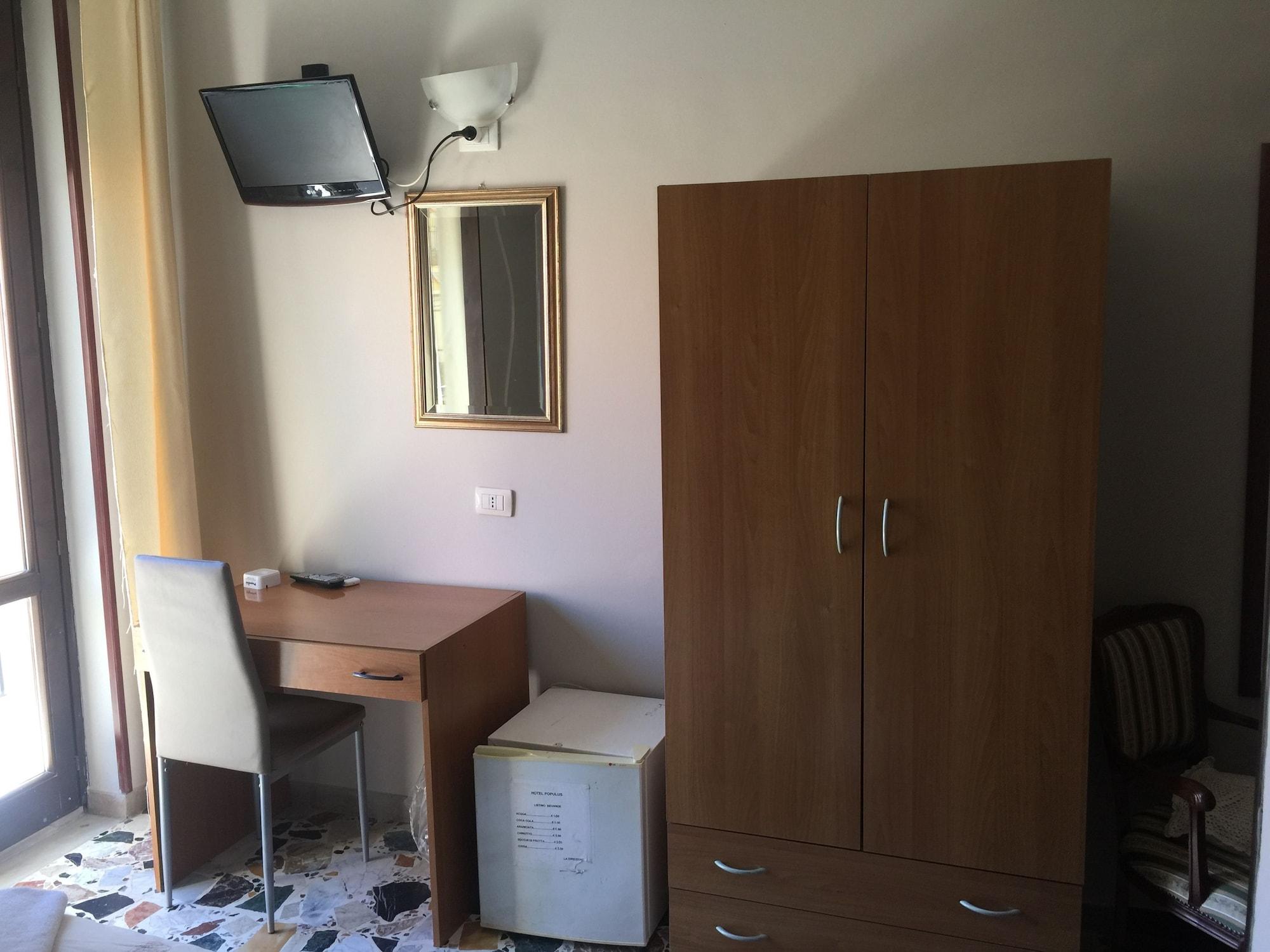 Populus Panzió Szirakúza Kültér fotó