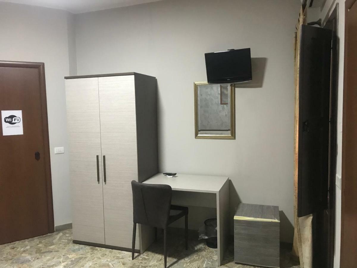 Populus Panzió Szirakúza Kültér fotó